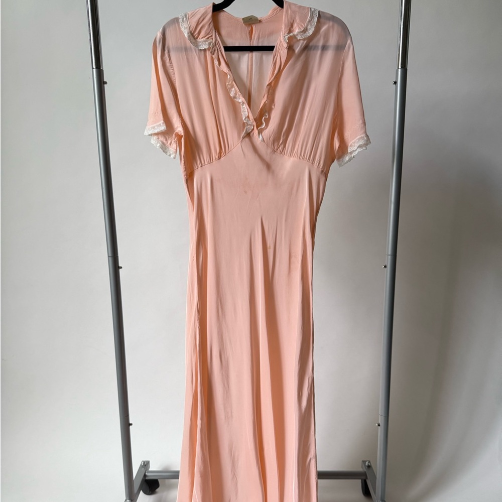 Elegant Peach Pink Vintage Nightgown